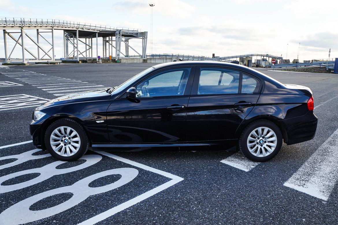 BMW E90 320D LCI billede 8
