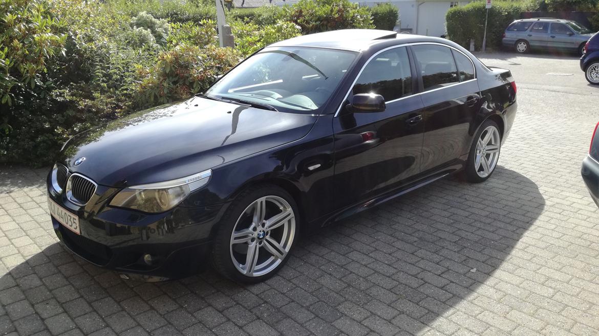 BMW 530i / SOLGT billede 1