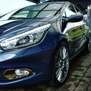 Kia Ceed 1,6 CRDi Premium (Totalskadet)