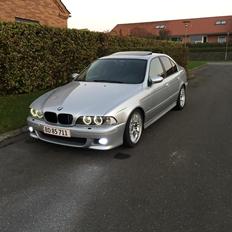 BMW E39 523iA