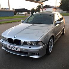 BMW E39 523iA