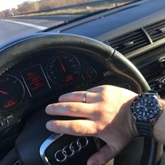 Audi A4 b6 limo.   Ny billder 