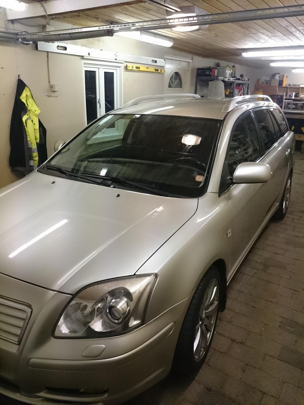 Toyota Avensis  (Solgt)  billede 2