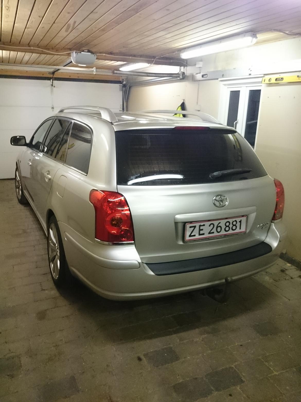 Toyota Avensis  (Solgt)  billede 3