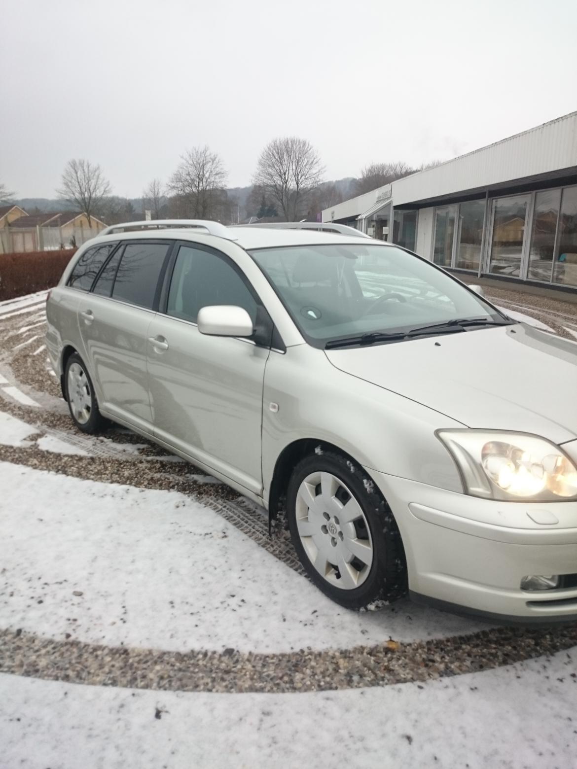 Toyota Avensis  (Solgt)  billede 6