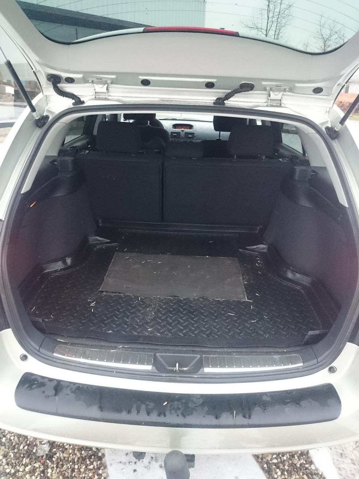 Toyota Avensis  (Solgt)  billede 9