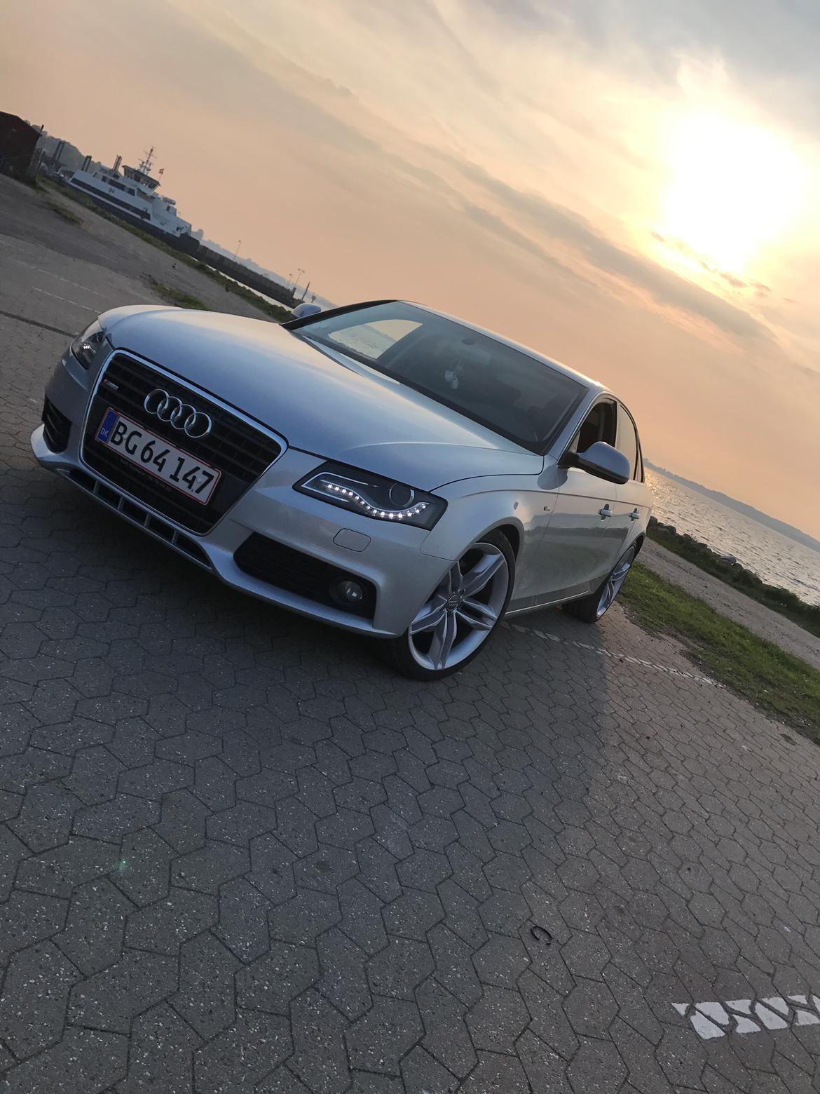 Audi A4 B8 S-Line billede 1