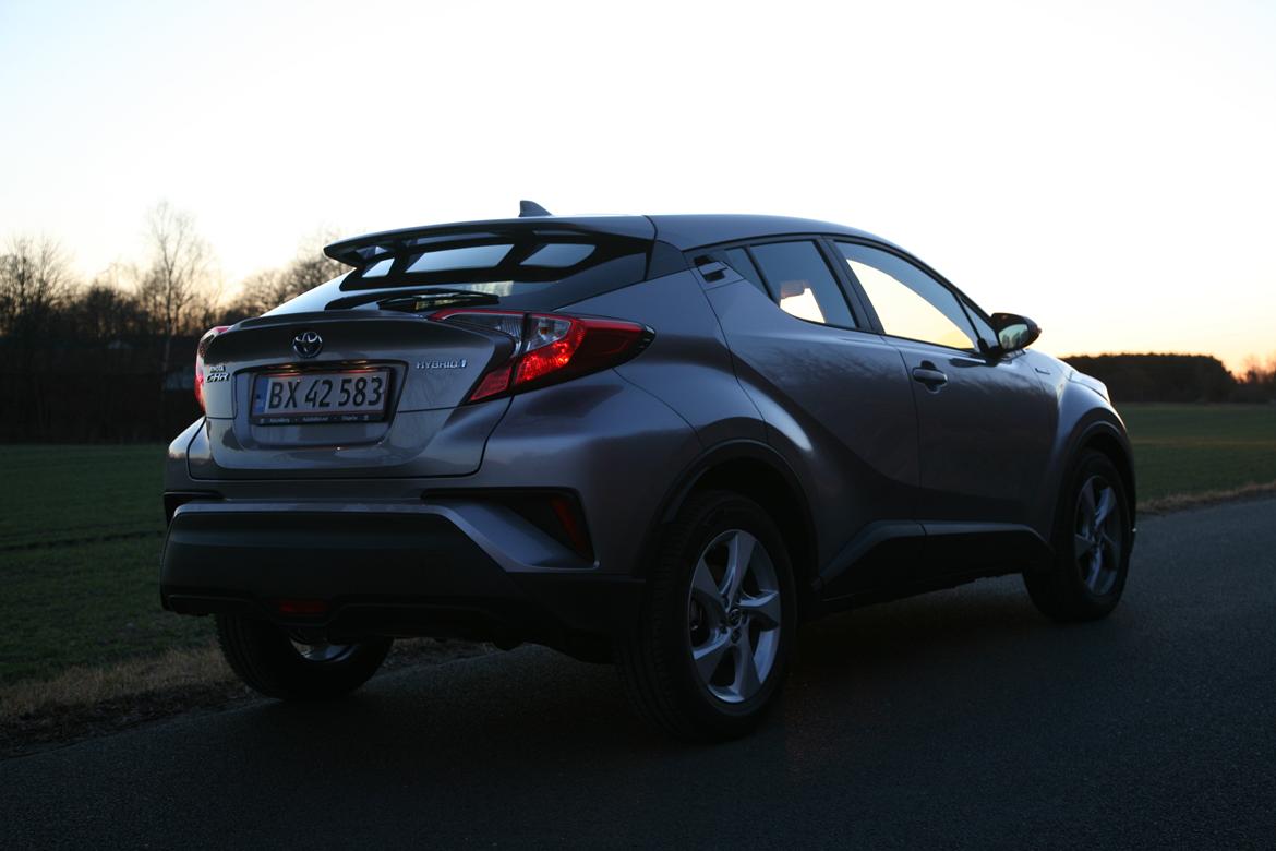 Toyota C-HR Limited Hybrid billede 16