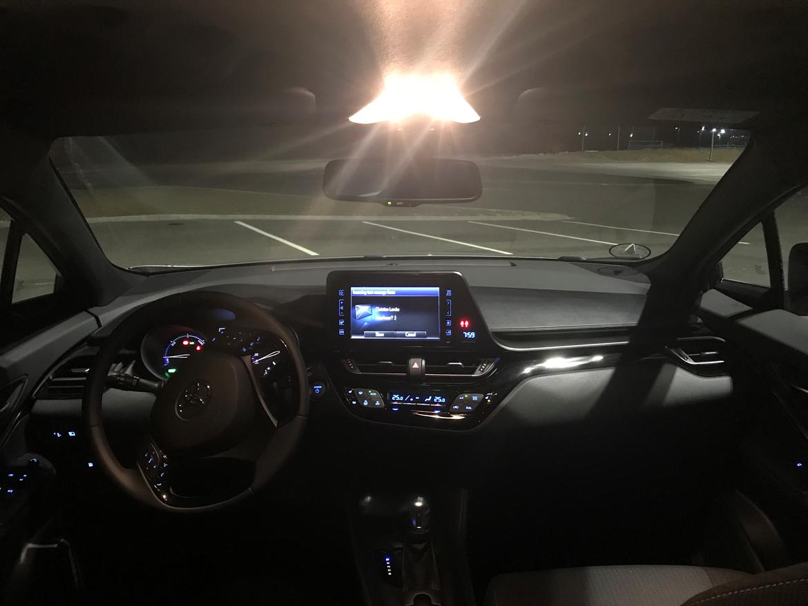 Toyota C-HR Limited Hybrid billede 18