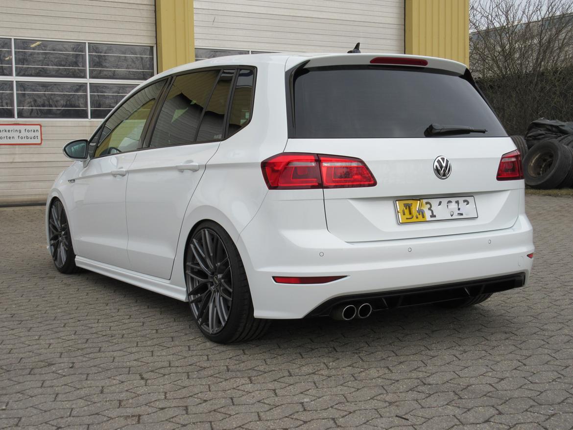 VW Golf 7 SV R-line+ >SOLGT< - d.25/3-18 billede 1