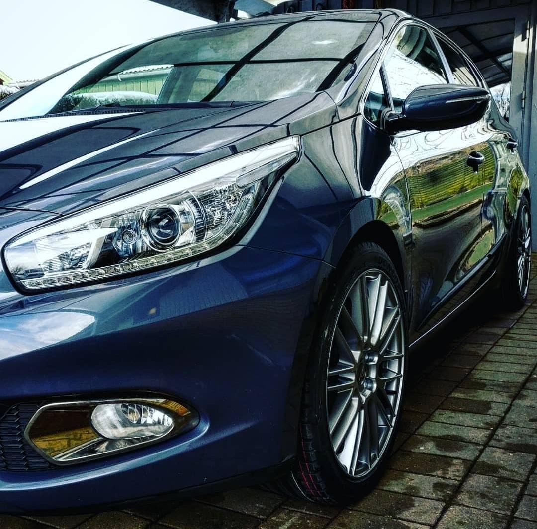 Kia Ceed 1,6 CRDi Premium (Totalskadet) billede 2