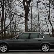 BMW E32 735iA
