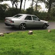 Mercedes Benz •E300 Turbo Diesel