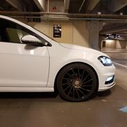 VW Golf VII R-Line