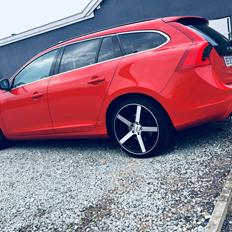 Volvo V60 D3 (model 2014)