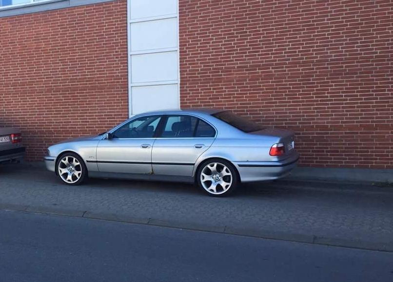 BMW 528i billede 1