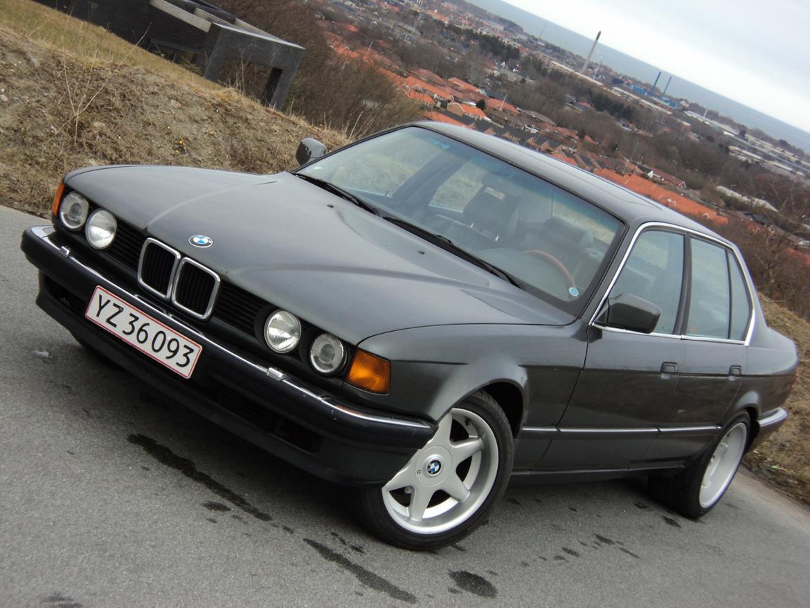 BMW E32 735iA billede 1