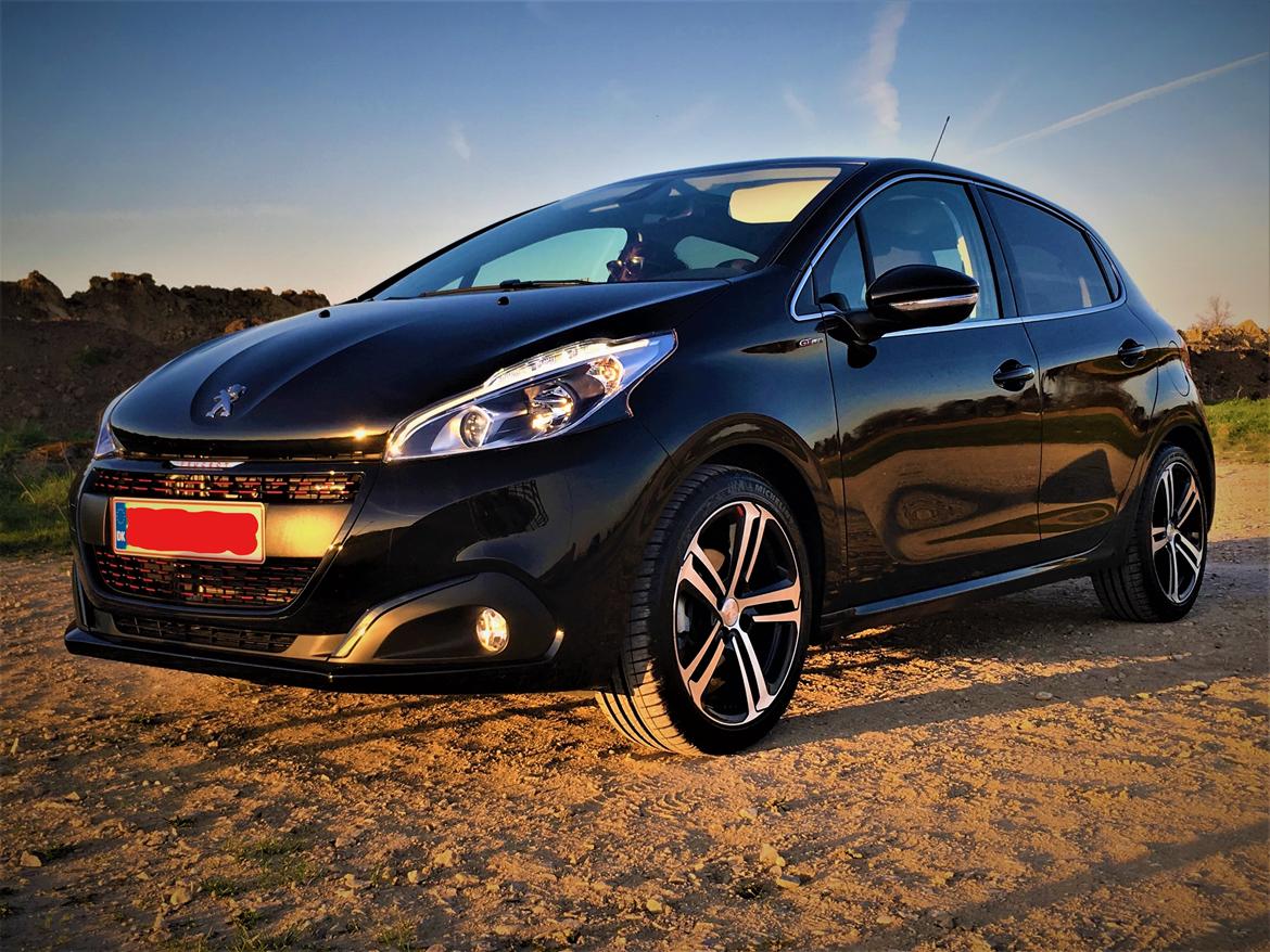 Peugeot 208 GT LINE billede 1