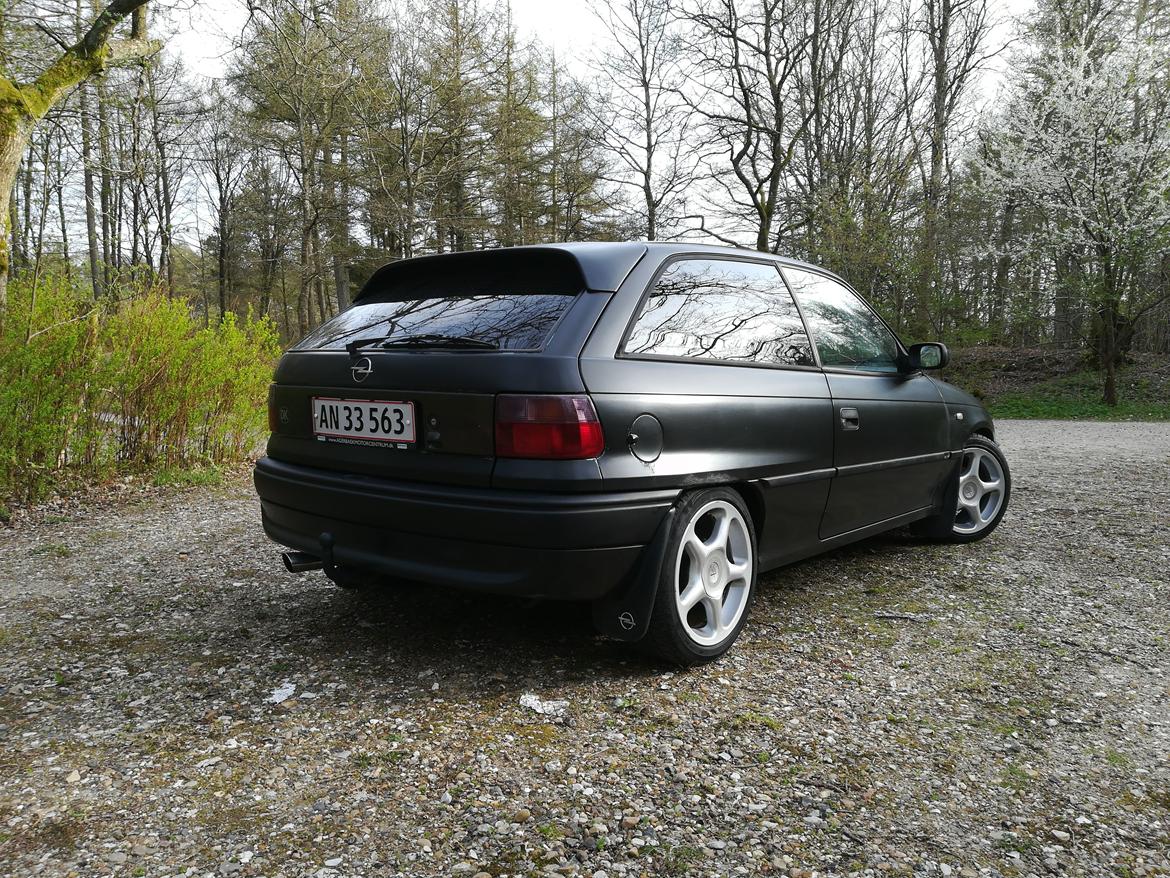 Opel Astra 1,6i (Kørt til skrot) billede 16