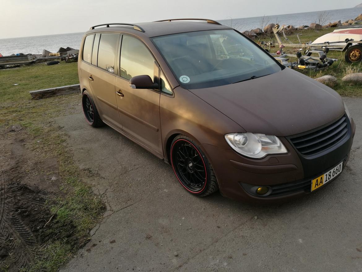 VW Touran 1,9 TDI Solgt - Matbrun farve bliver hurtig beskidt.... billede 13