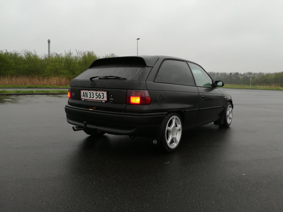 Opel Astra 1,6i (Kørt til skrot) billede 6