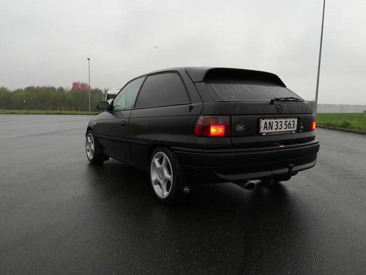 Opel Astra 1,6i (Kørt til skrot) billede 8