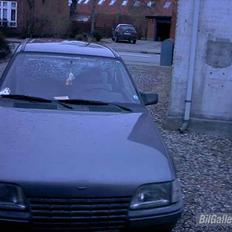 Opel Kadett hængt