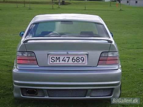 BMW 320i (DØD) billede 3