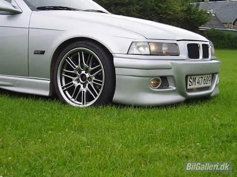 BMW 320i (DØD) billede 6