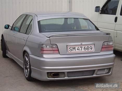 BMW 320i (DØD) billede 7