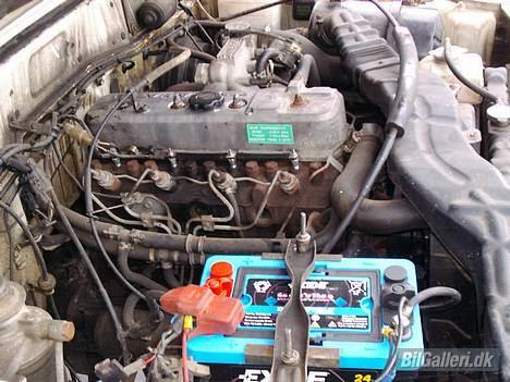 Daihatsu Rocky  4x4wd - Motor fra højre side billede 11