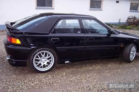 Mazda 323F 1,8i Gt 16v SOLGT!!! billede 3