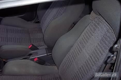 Mazda 323F 1,8i Gt 16v SOLGT!!! billede 18