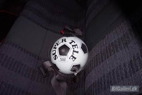 Mazda 323F 1,8i Gt 16v SOLGT!!! billede 19