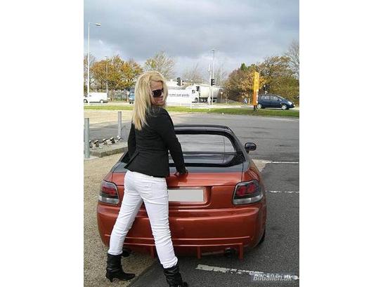 {{currentPhoto.altText}} billede {{currentPhoto.number}}