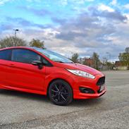 Ford Fiesta Red Edition 140HK