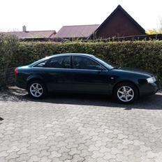 Audi A6 2.4 V6