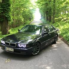 BMW E38 - Individual - 4.4i V8
