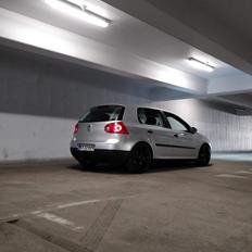 VW VW Golf V 1,6 fsi