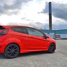 Ford Fiesta Red Edition 140HK