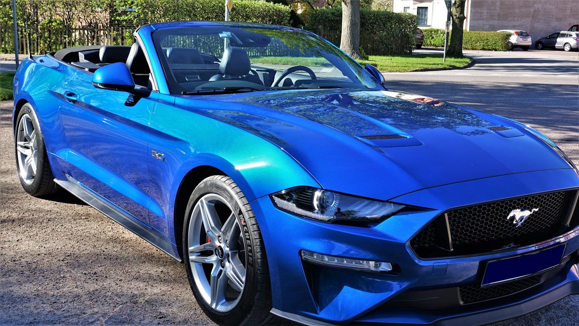 Ford Mustang GT Convertible - Jeg var lige ved at vælge den røde farve igen, men endte med blå. billede 8
