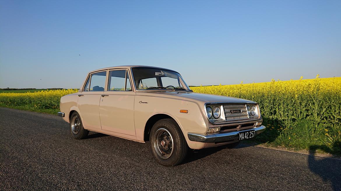 Toyota Corona sedan *solgt* billede 1