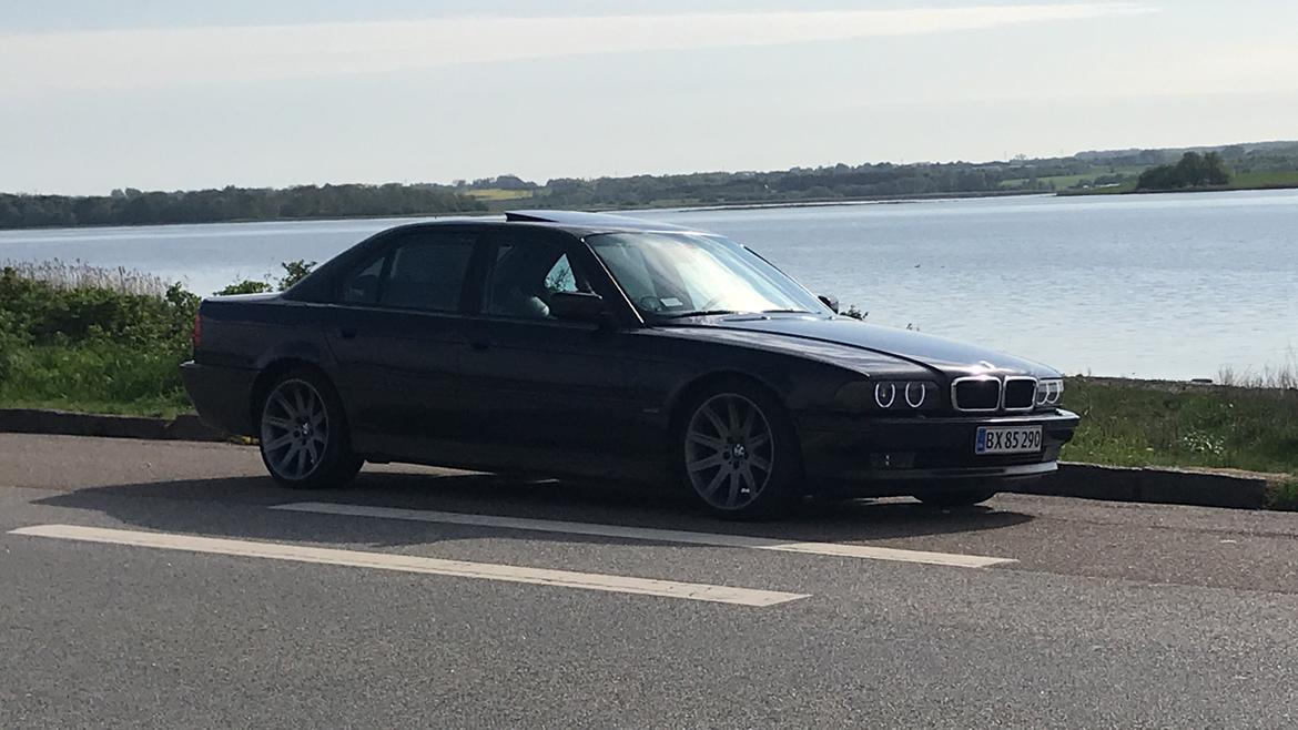 BMW E38 - Individual - 4.4i V8 billede 4