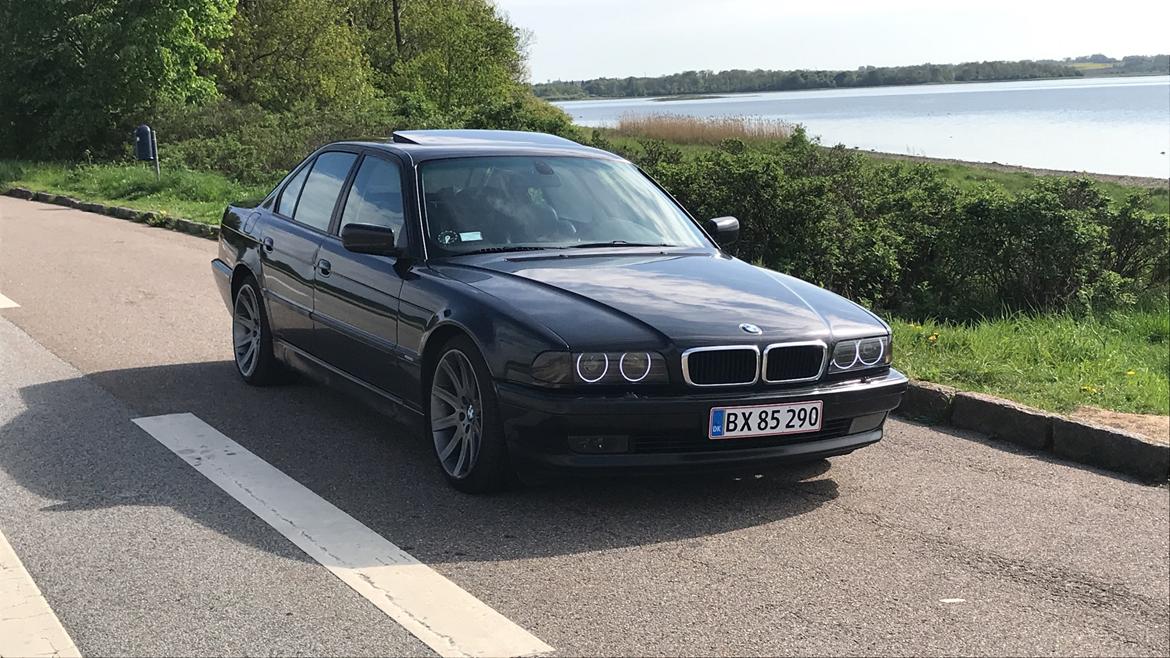 BMW E38 - Individual - 4.4i V8 billede 3