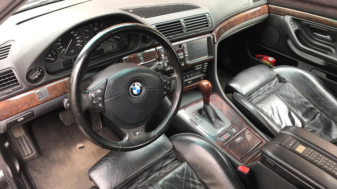BMW E38 - Individual - 4.4i V8 billede 6