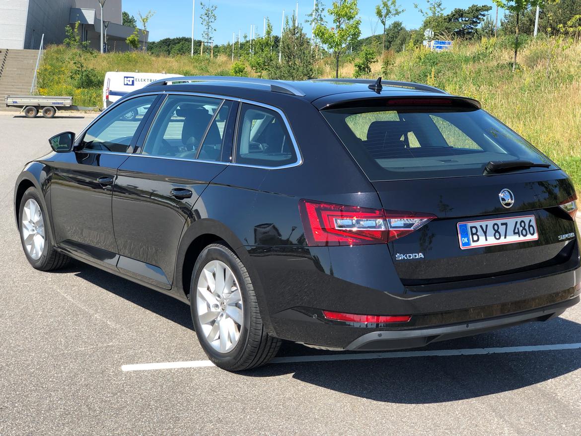 Skoda Superb Combi Wagon Queen Family Truckster billede 2