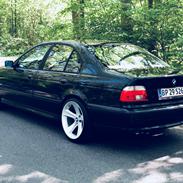 BMW 523i