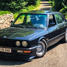 BMW E28 - M20 - Række 6