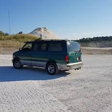 Chevrolet astro van