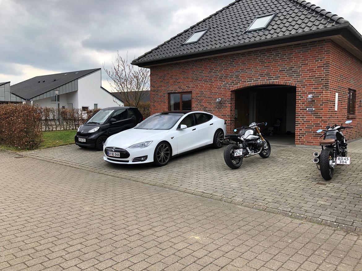 Tesla S85D billede 20